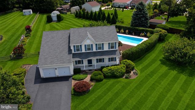 4 ACACIA AVE, Robbinsville, NJ 08691