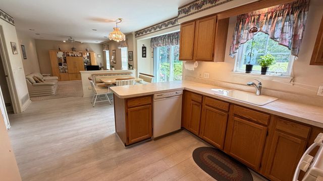 4 ACACIA AVE, Robbinsville, NJ 08691