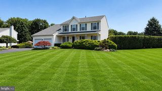 4 ACACIA AVE, Robbinsville, NJ 08691