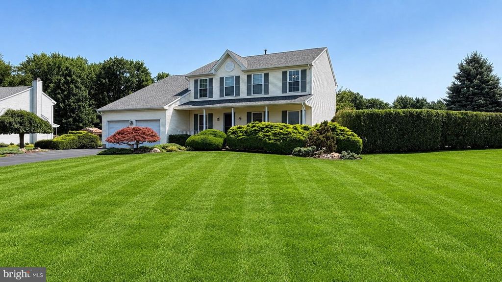4 ACACIA AVE, Robbinsville, NJ 08691