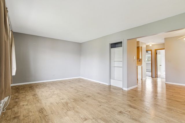 241 Northway Park Road 10, Machesney Park, IL 61115