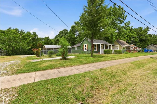 706 S Butler Drive, Harrisonville, MO 64701