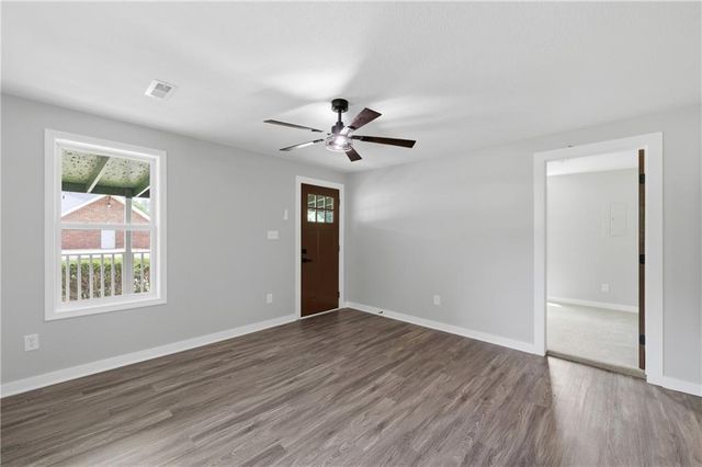 706 S Butler Drive, Harrisonville, MO 64701