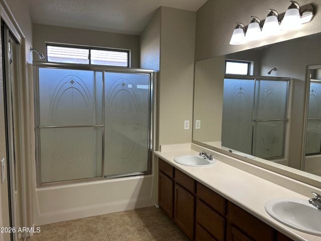 40092 N CALABRIA Street, San Tan Valley, AZ 85140