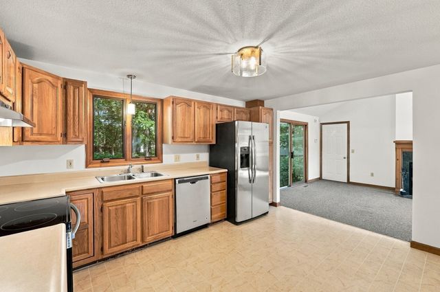690 Converse Street, Longmeadow, MA 01106