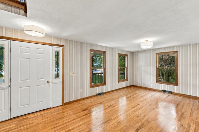 690 Converse Street, Longmeadow, MA 01106