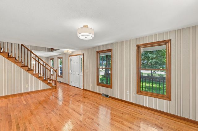 690 Converse Street, Longmeadow, MA 01106