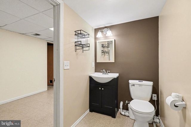 4926 COLORADO AVE, Harrisburg, PA 17109