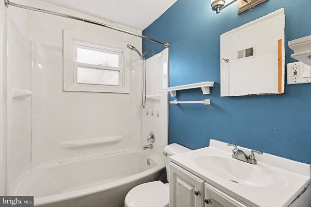 4926 COLORADO AVE, Harrisburg, PA 17109