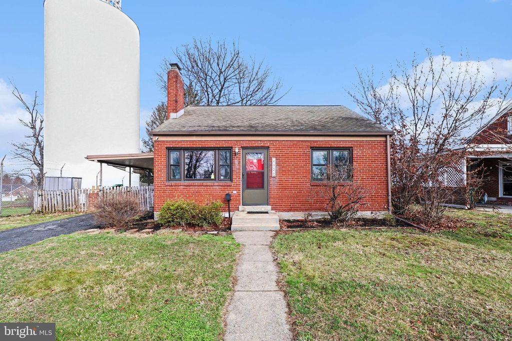 4926 COLORADO AVE, Harrisburg, PA 17109