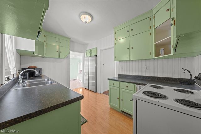 718 E Highland Avenue, Ravenna, OH 44266