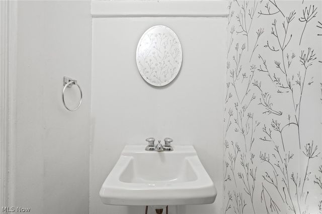 718 E Highland Avenue, Ravenna, OH 44266