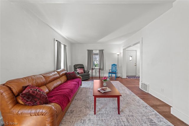 718 E Highland Avenue, Ravenna, OH 44266