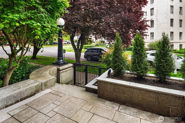 1845 16th Avenue, Seattle, WA 98122
