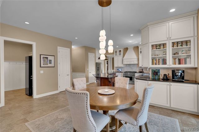 9123 Curry Ln, Clarence, NY 14032