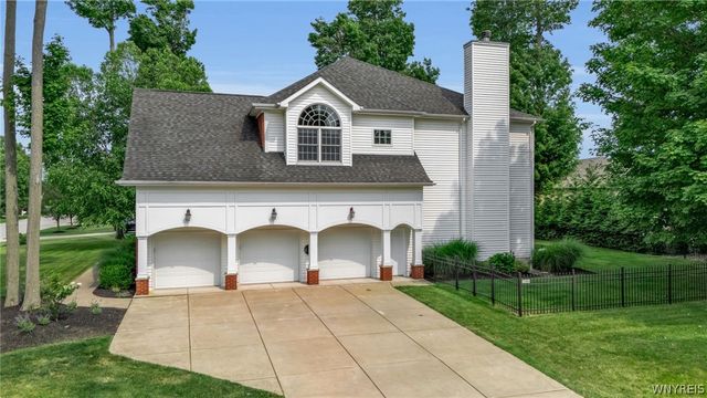 9123 Curry Ln, Clarence, NY 14032