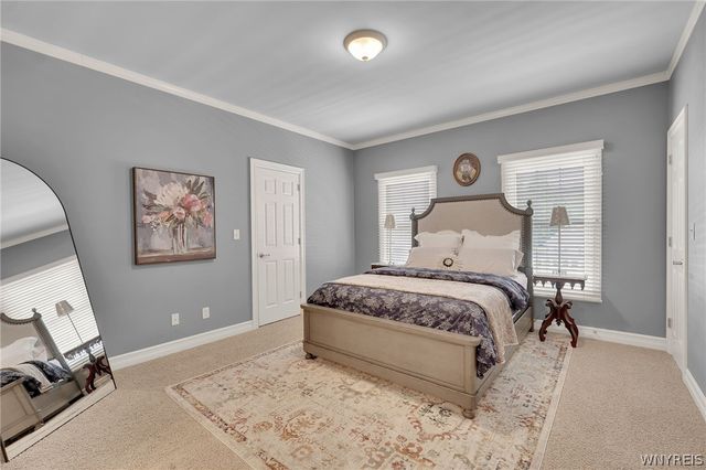 9123 Curry Ln, Clarence, NY 14032