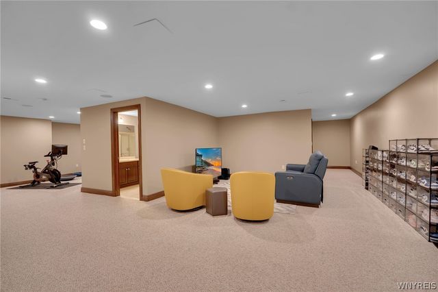 9123 Curry Ln, Clarence, NY 14032