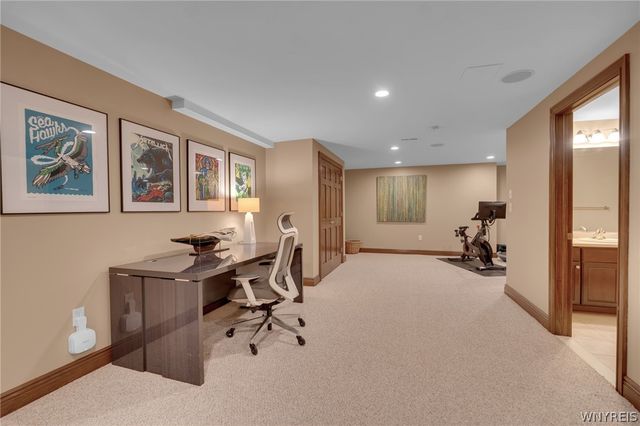 9123 Curry Ln, Clarence, NY 14032