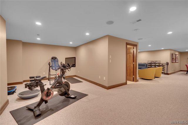 9123 Curry Ln, Clarence, NY 14032