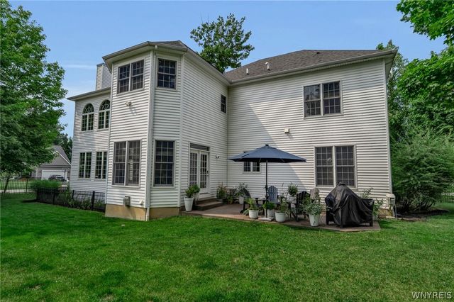 9123 Curry Ln, Clarence, NY 14032