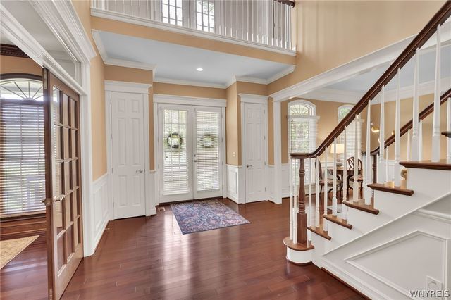 9123 Curry Ln, Clarence, NY 14032