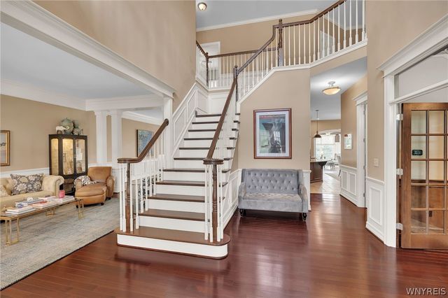 9123 Curry Ln, Clarence, NY 14032