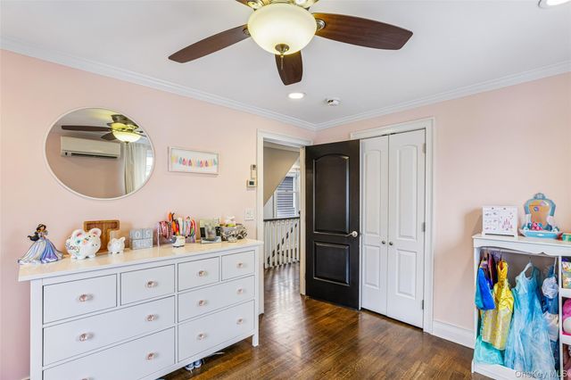 123 Stratford Avenue, Williston Park, NY 11596