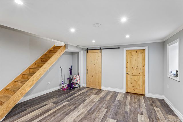 123 Stratford Avenue, Williston Park, NY 11596