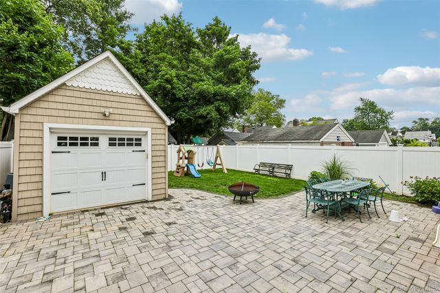 123 Stratford Avenue, Williston Park, NY 11596