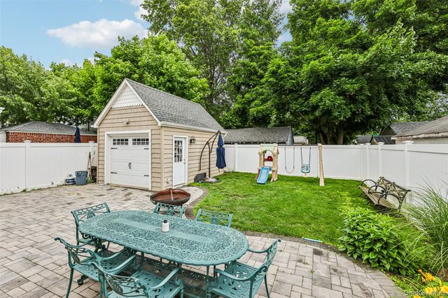 123 Stratford Avenue, Williston Park, NY 11596