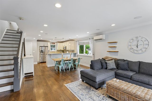 123 Stratford Avenue, Williston Park, NY 11596
