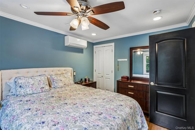 123 Stratford Avenue, Williston Park, NY 11596