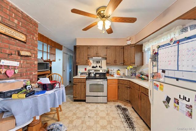 11 Petal Lane, Hicksville, NY 11801