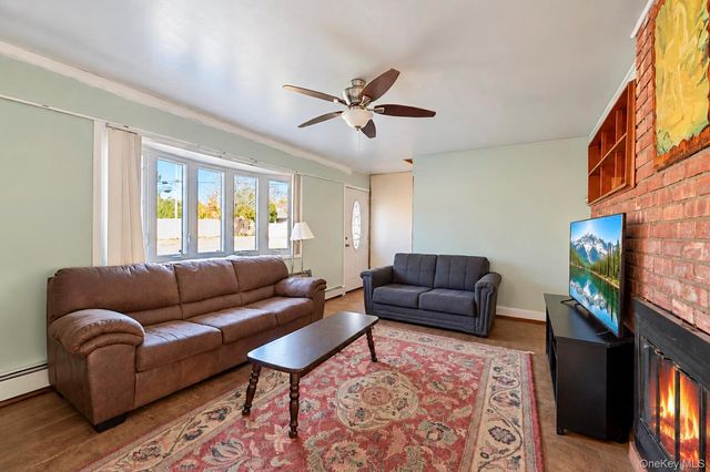 11 Petal Lane, Hicksville, NY 11801