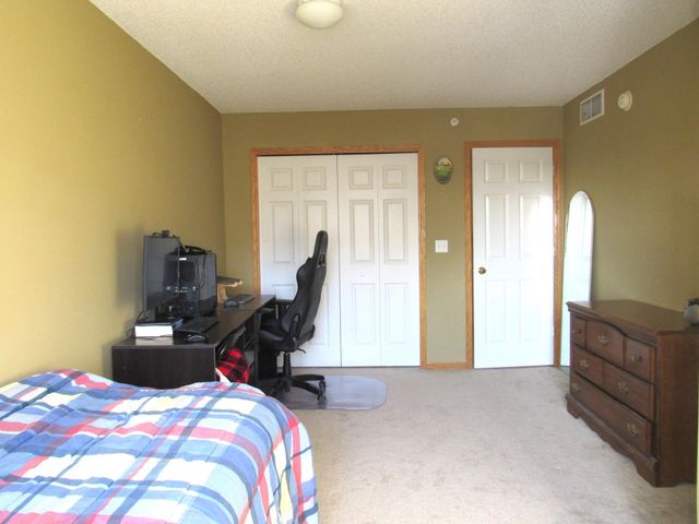 13841 54th Avenue N, Plymouth, MN 55446