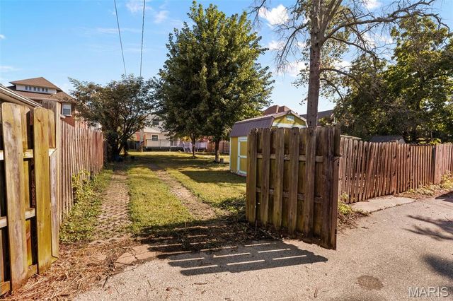 6028 Clemens Avenue, St Louis, MO 63112