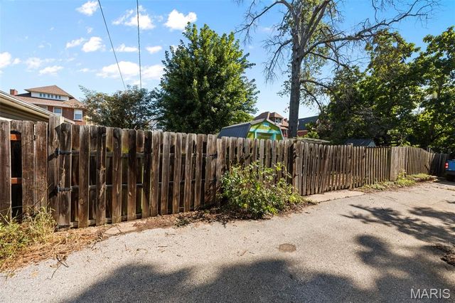 6028 Clemens Avenue, St Louis, MO 63112