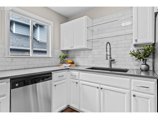 10811 Sw 64TH Ave, Portland, OR 97219