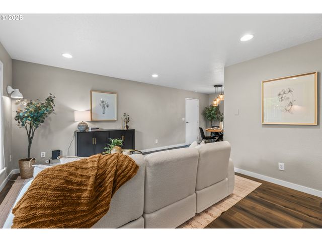 10811 Sw 64TH Ave, Portland, OR 97219