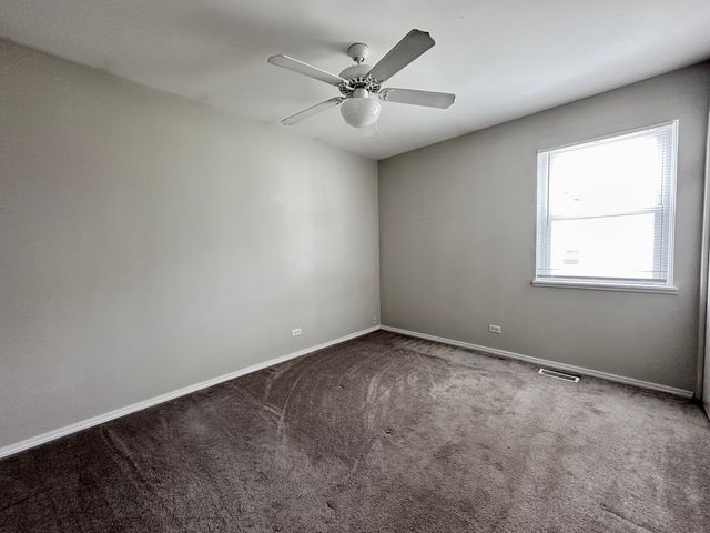 2450 Devonshire Court, Aurora, IL 60502