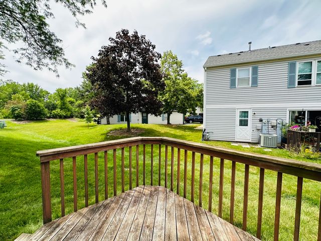 2450 Devonshire Court, Aurora, IL 60502