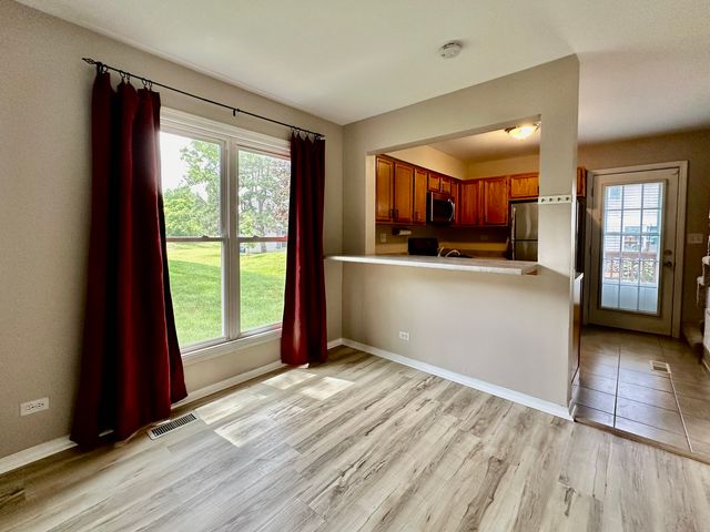 2450 Devonshire Court, Aurora, IL 60502