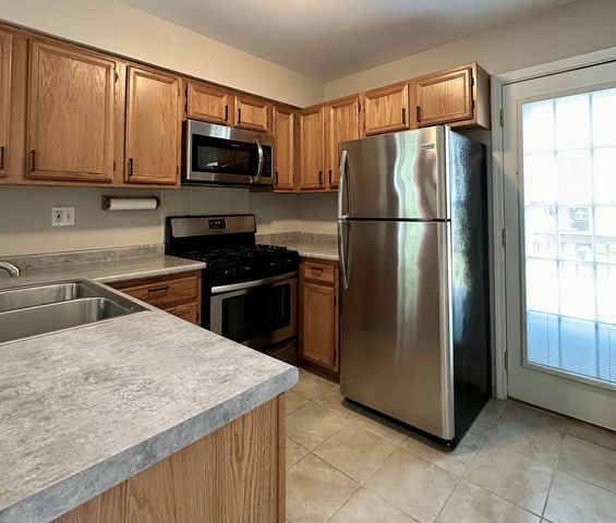 2450 Devonshire Court, Aurora, IL 60502