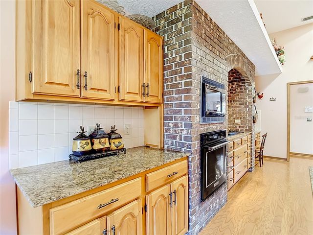 2702 STAFFORD OAKS PLACE, Plant City, FL 33565