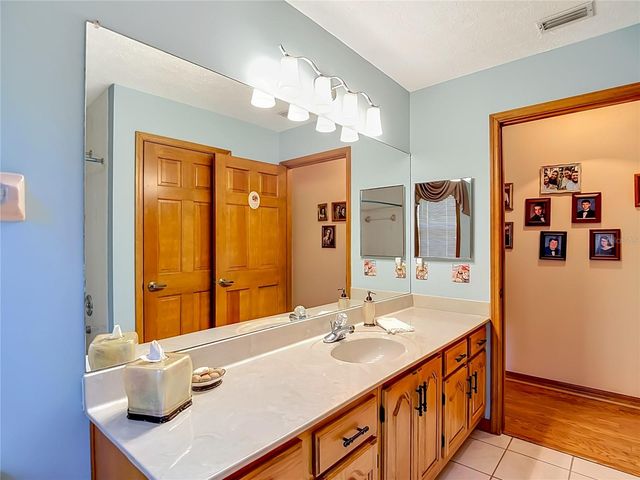 2702 STAFFORD OAKS PLACE, Plant City, FL 33565