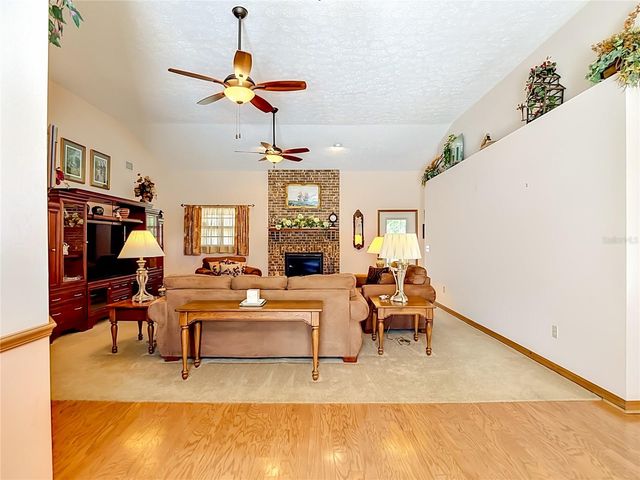 2702 STAFFORD OAKS PLACE, Plant City, FL 33565