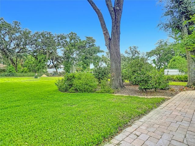 2702 STAFFORD OAKS PLACE, Plant City, FL 33565
