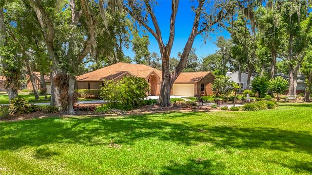 2702 STAFFORD OAKS PLACE, Plant City, FL 33565
