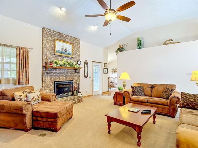 2702 STAFFORD OAKS PLACE, Plant City, FL 33565